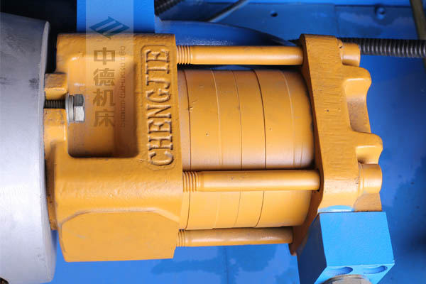 ZDPK-4015采用國內一流品牌電機及油泵，動力強勁，噪音低.jpg